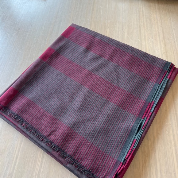 PURA LANA VERGIE Vintage Scarf - Picture 3 of 3